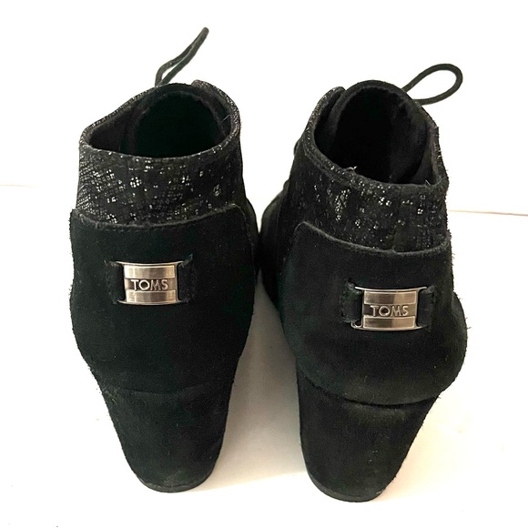 TOMS Desert Wedge Suede Heel Booties Black Shimmer Lace Up Ankle Boots Size 12 - Picture 8 of 13
